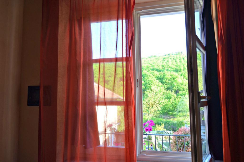 Cascina Il Convivio Guest House Diano d'Alba Room photo
