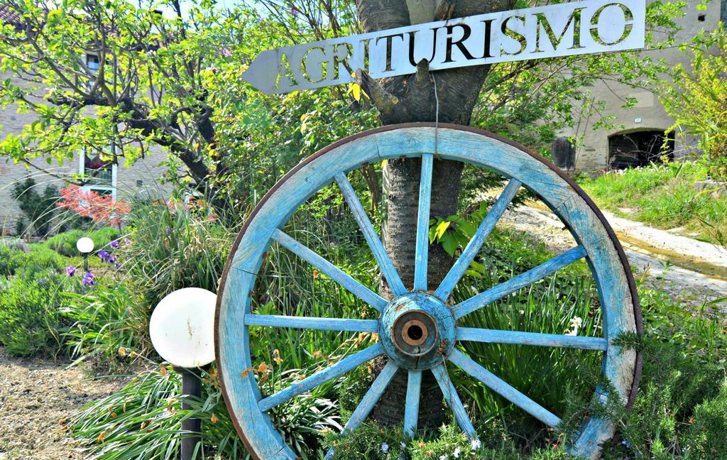 Cascina Il Convivio Guest House Diano d'Alba Exterior photo